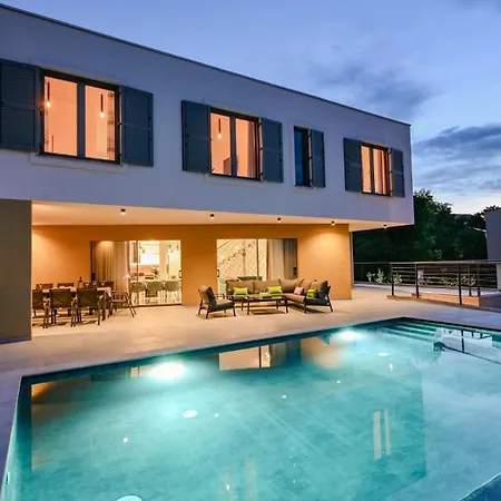 Luxury Brajdini Villa *